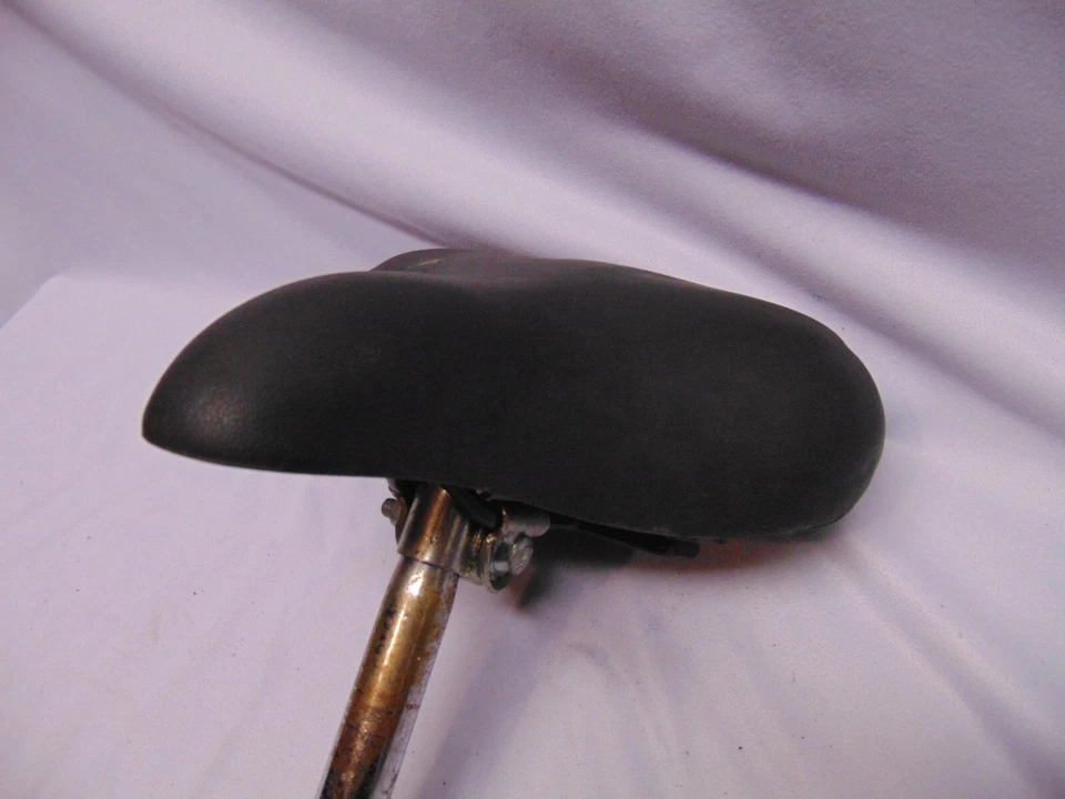 Selle Royal black adult bicycle seat 11" x 11" x 3" made in Italy cushioned - Image 2 of 4