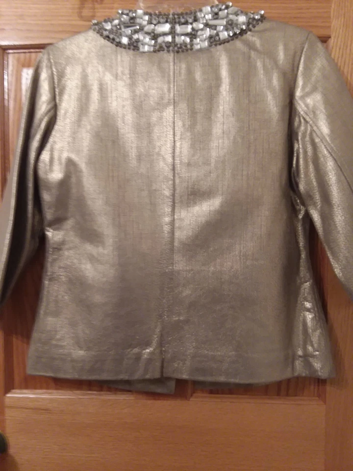 Chaqueta Blazer CHICO'S Cuero Genuino Cuello Adornado con Cuentas Foto 2 de 4