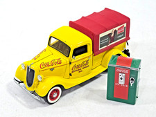 1/24 Danbury Mint Coca Cola 1935 Ford Delivery Truck w Vending Machine
