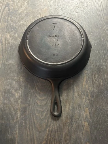 Lodge No 7 Cast Iron Skillet 3-Notch Vintage Made In USA