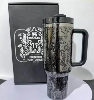 STANLEY Quencher H2.0 Flowstate Tumbler 40oz Halloween Deadly Damask IN HAND