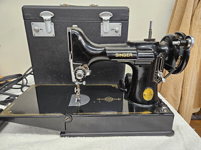 Vintage Singer Featherweight Sewing Machine Cat. 3-120 Working W/ Case And 2 Key