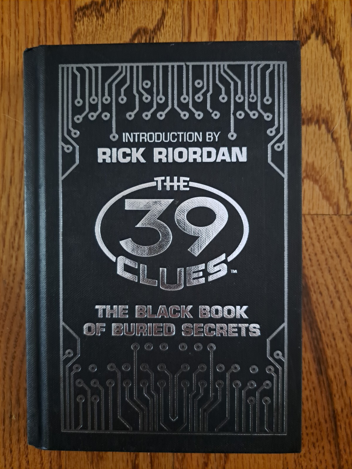 The 39 Clues Ser.: The Black Book of Buried Secrets by Rick Riordan