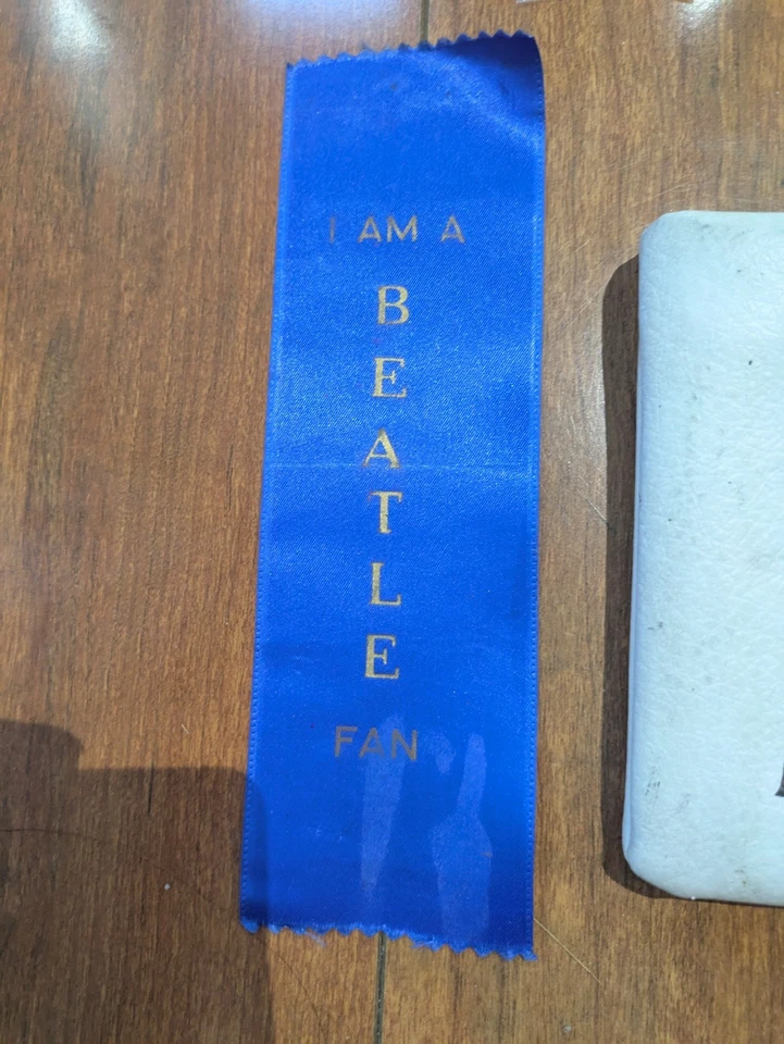 Original 1964 Beatles Vinyl Purse With Original Concert Acquired Ribbon Stickers - Image 4 of 4