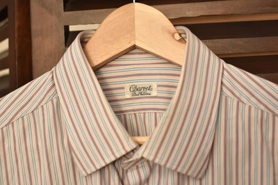Chemise sur mesure rayures bleues, bordeaux et blanches de la marque Charvet - Photo 1/4