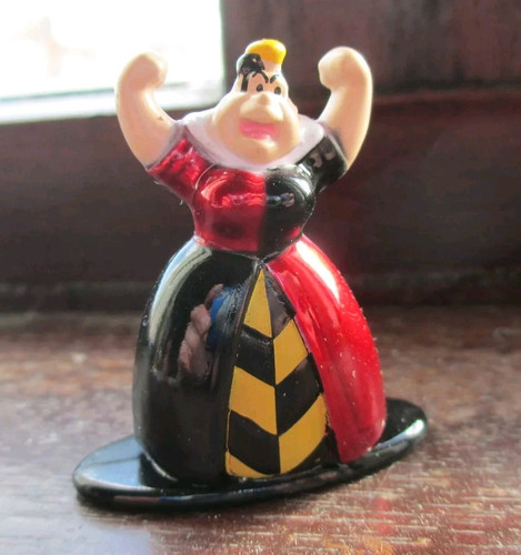 Disney Pixar Alice in Wonderland Queen of Hearts - Metal Mini-figure 1.5" - Picture 1 of 3