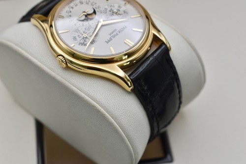 Patek Philippe Perpetual Calendar | Yellow Gold | 5140J-001 | Box & Papers - Picture 6 of 13