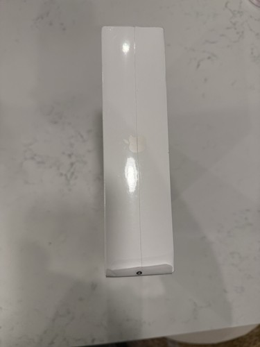Apple iPad Air (5th Generation) A2588 64 GB, Wi-Fi, 10.9 in Starlight MM9F3LL/A - Picture 3 of 4