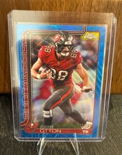 2025 Topps Chrome Cade Otton blue Wave Refractor /150 Buccaneers 