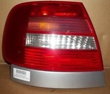 FANALE STOP POSTERIORE SINISTRO SX PER AUDI A4 Avant (8D) 8D0945095G (97>00)