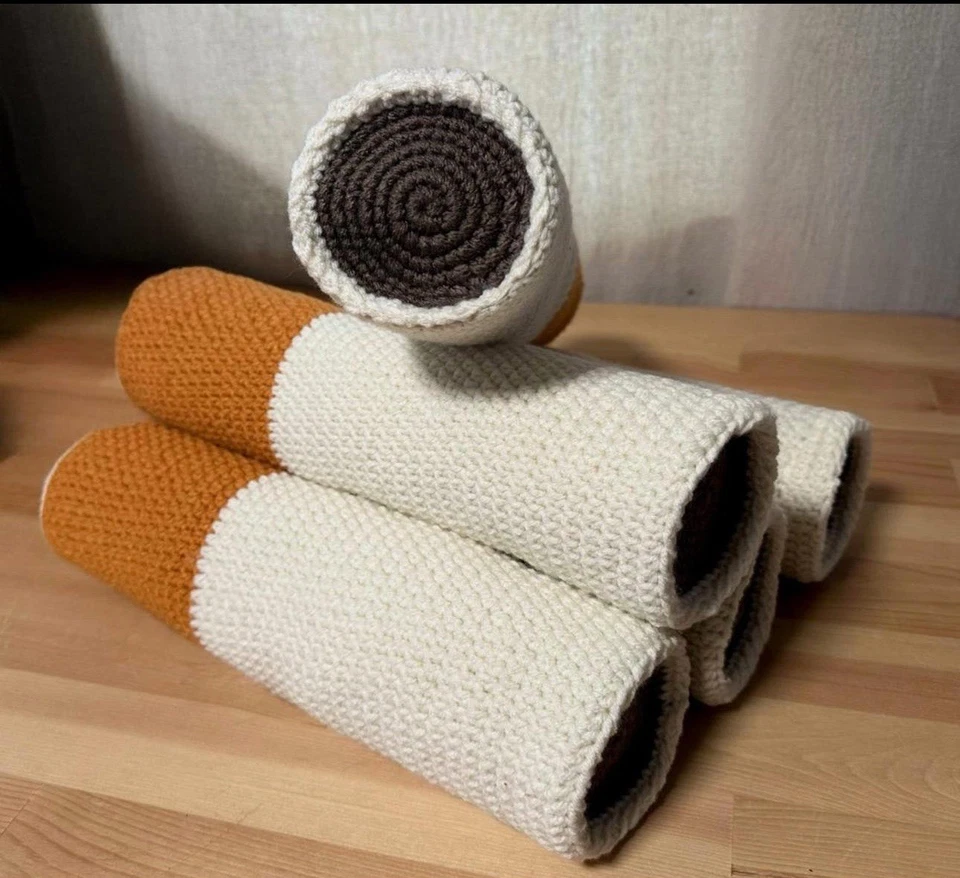 Handmade Crochet 15 Cigarette Pack With Lighter - Image 2 of 4