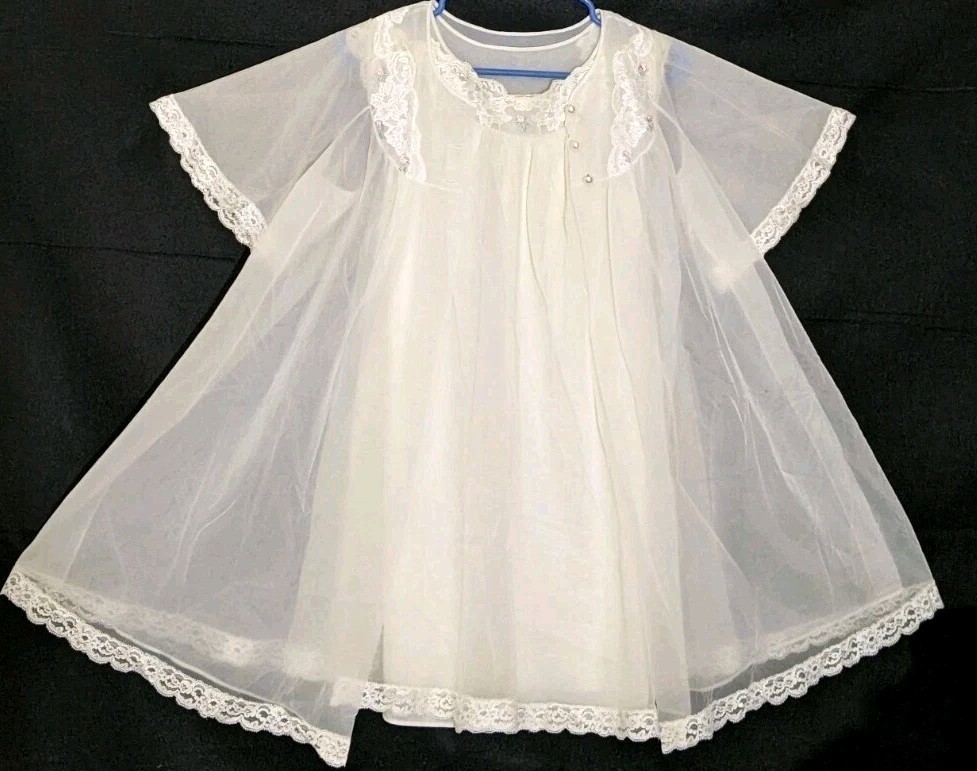 White Babydoll Nightgown and Peignoir Robe Set