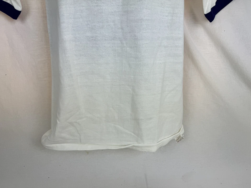 Camiseta deportiva vintage Russell Athletic Streetwear pequeña blanca/púrpura años 70 NOS dorada T Foto 3 de 4