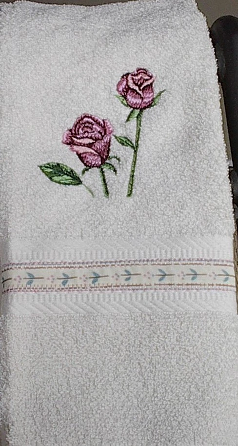 EMBROIDERED ROSE/ROSEBUD TOWEL SET - Image 3 of 3