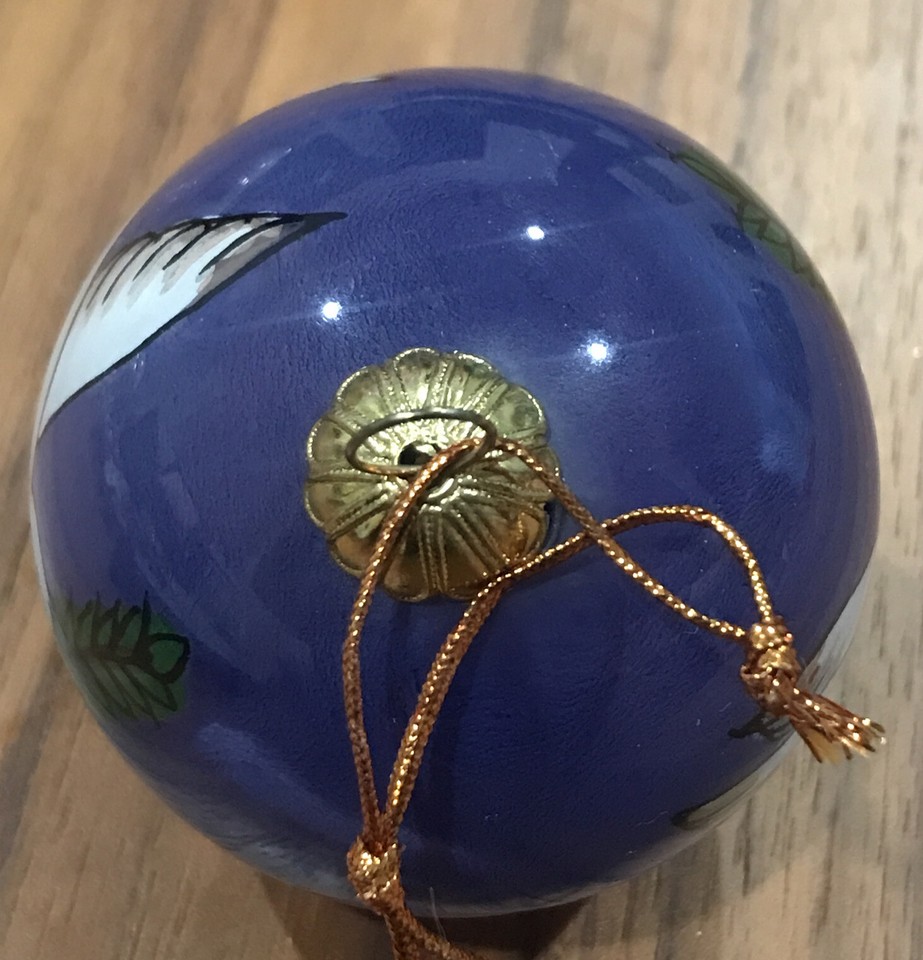 Pier One White Dove “PEACE” hand Painted 2000 Christmas Ornament 2.5