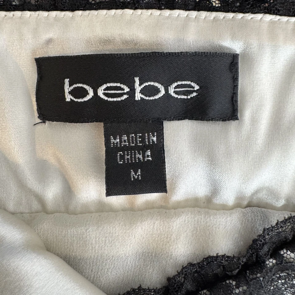 Vestido Y2K Bebe preto de renda e seda branca com acabamento de veludo estilo Y2K zíper lateral M - Imagem 2 de 4