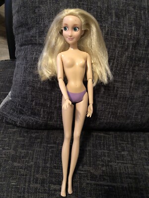 2015 Disney Store klassische Rapunzel Puppe 12 Zoll verheddert