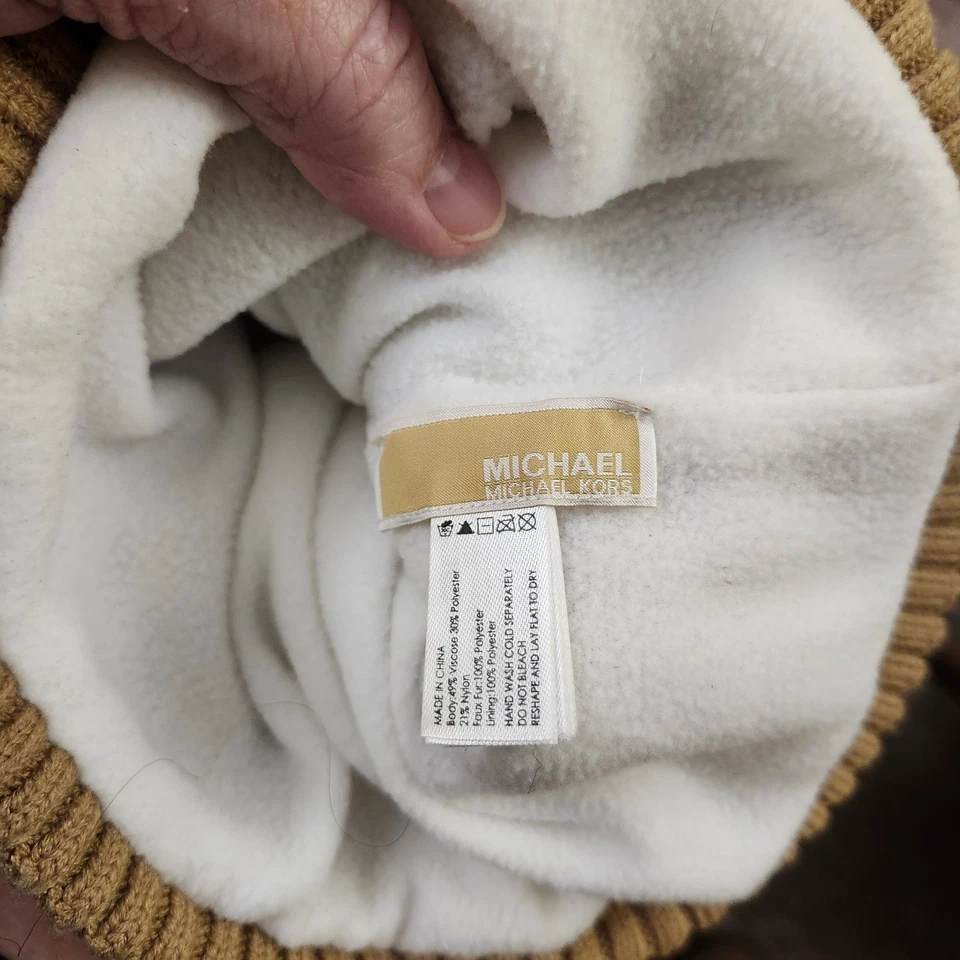 Michael Kors 人造毛皮 加绒衬里 Pom 豆豆帽 冬季针织帽 金色 标志 暖色 — 第 4/4 张图片