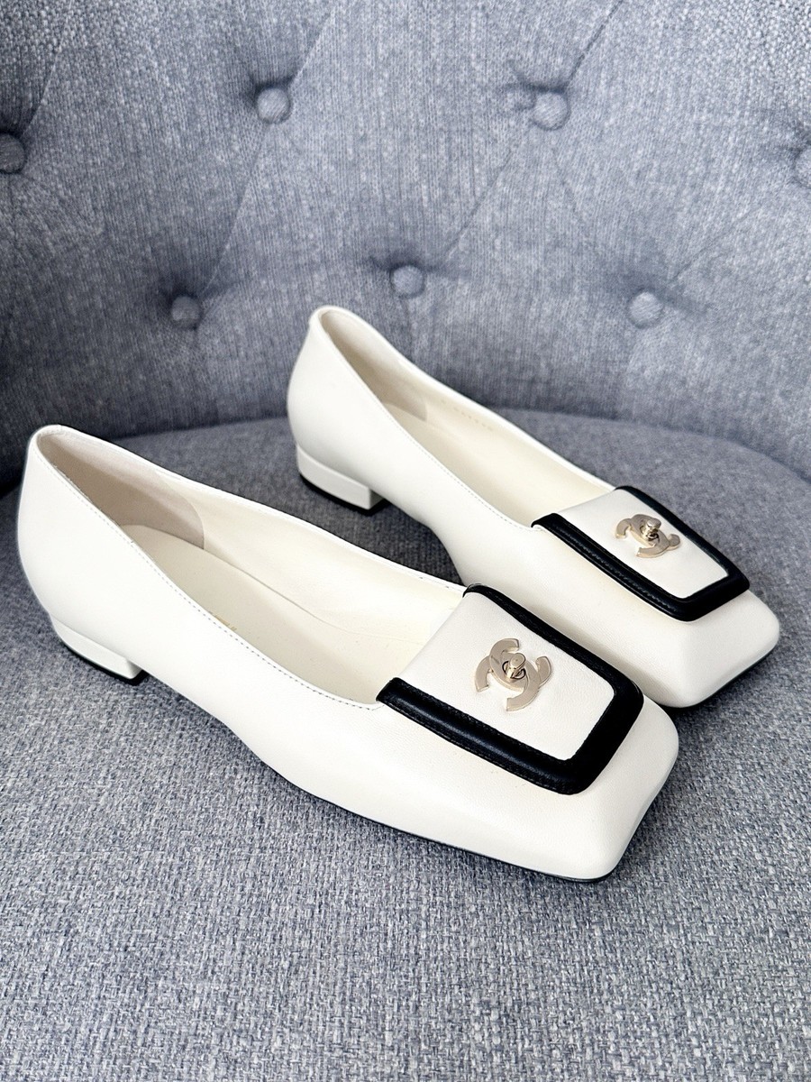 NEW CHANEL BLAZY WHITE SQUARE TOE LEATHER FLATS WITH GOLD TURN
