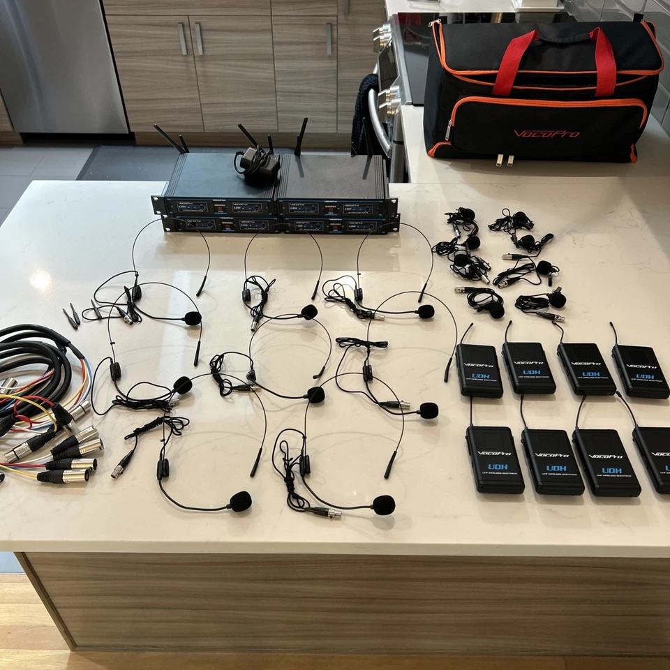 VocoPro UDH-Dual-B1 UHF Microphone W 8 Body Packs System with headsets - Image 3 of 4