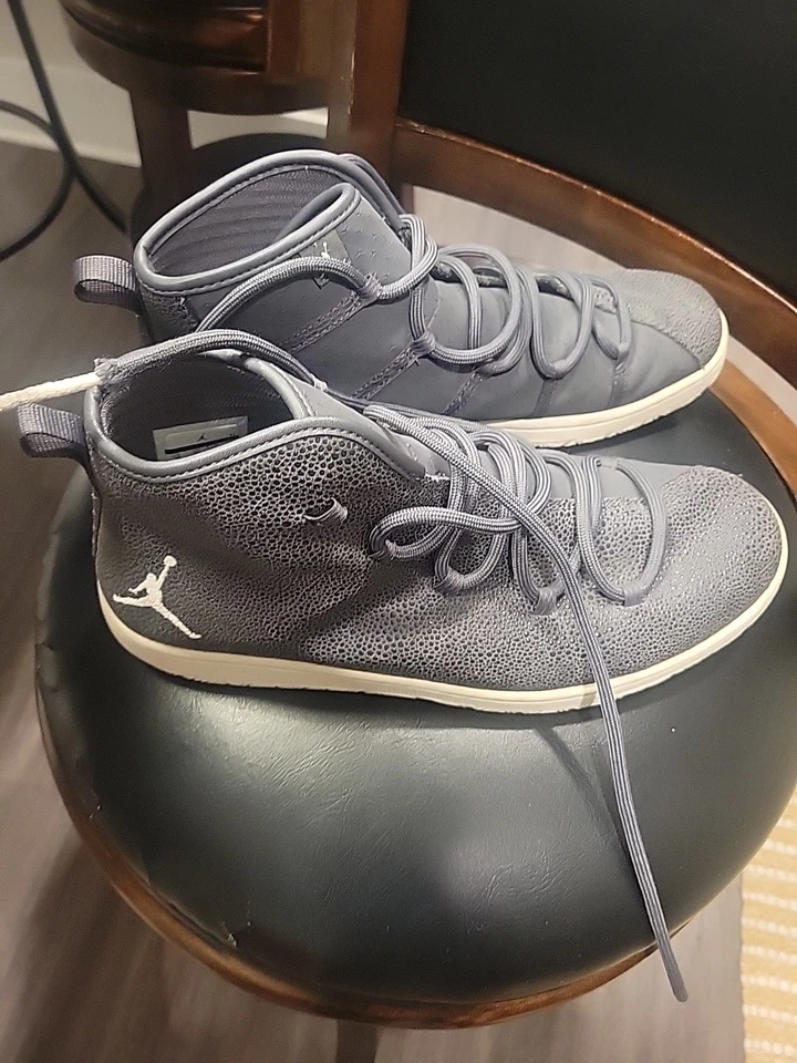 Talla 10 - Jordan Galaxy Gris Oscuro Foto 2 de 4