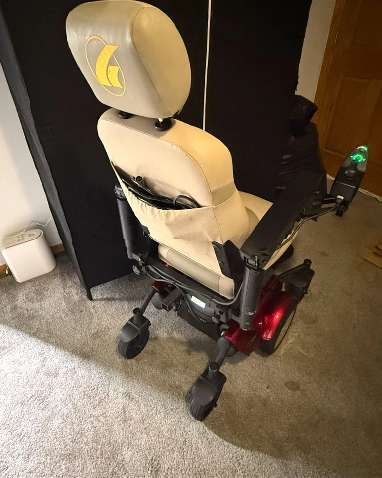 GOLDEN TECHNOLOGIES (Modelo Nº GP620) Silla eléctrica, silla/scooter de movilidad Foto 3 de 4