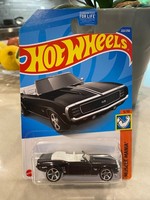 2022 Hot Wheels #222 Muscle Mania 5/10 '69 Camaro Convertible Schwarz