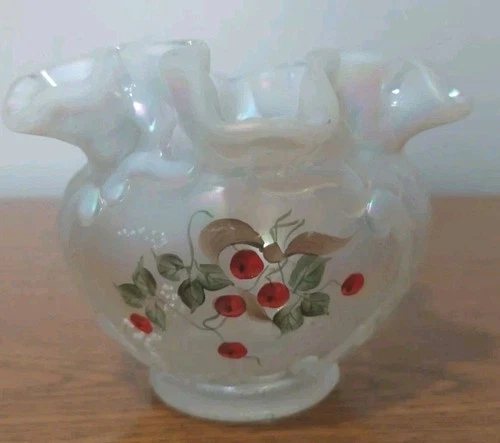 Vtg Fenton Ruffled Opalescence Painted Berries Christmas Signed EC