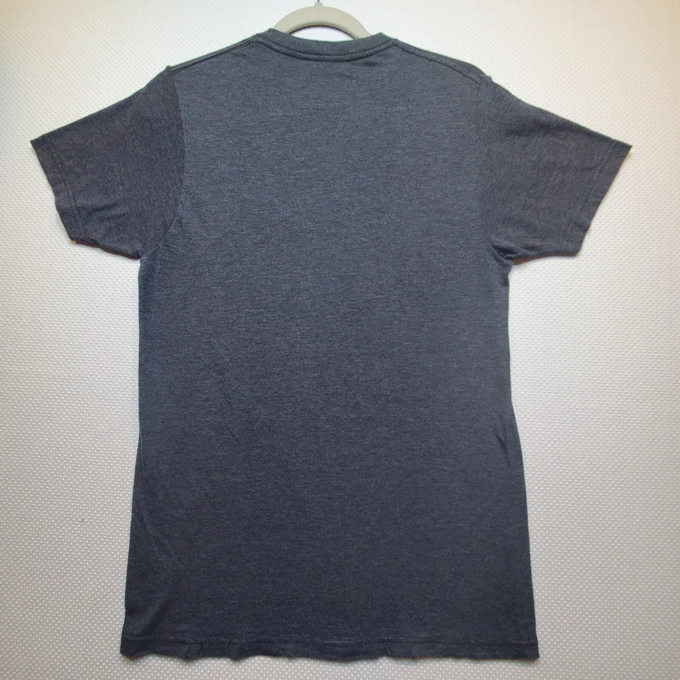 Хорошо изношенная мужская футболка с коротким рукавом маленький серый американский флаг США графический хлопок - Изображение 4 из 4