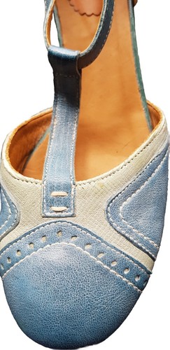 Vladi Italian Leather Blue Leather Two Toned Mid Heeled Shoes - size 39 or 8.5 - Picture 9 of 10