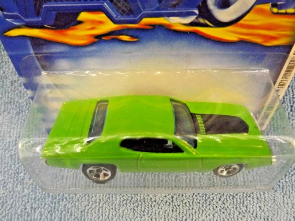 2001 Hot Wheels #26 First Editions 14/36 1971 PLYMOUTH GTX Green w/Chrome 5 Sp - Image 3 of 4