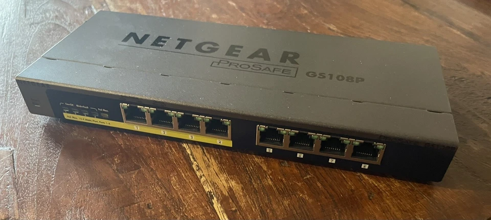 Netgear ProSAFE Plus 8-Port Gigabit Switch GS108P - POE - inkl. Netzteil