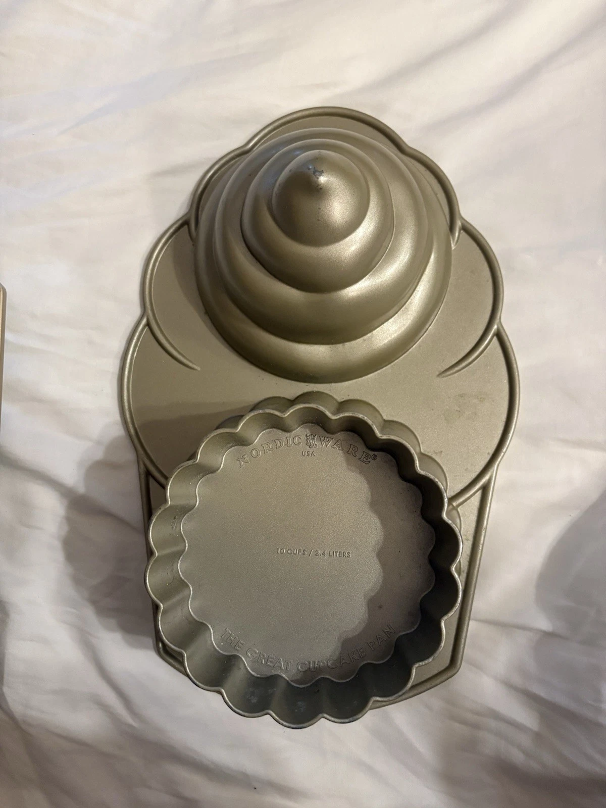 Nordic ware baking pan Giant Cupcake Nordicware