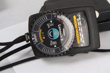 lovely working Gossen Lunasix 3 Light Meter - Complete with Case and Strap