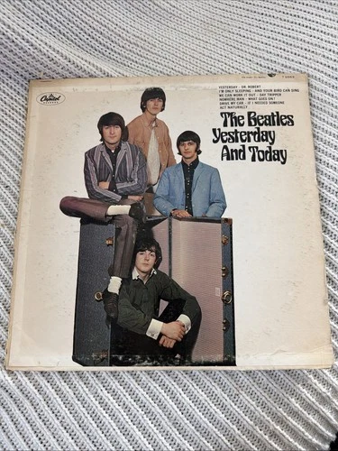 THE BEATLES Yesterday And Today 1966 Mono Vinyl LP  T-2553..VG
