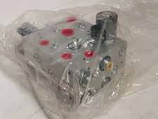 HydraForce HF27605-04 Hydraulic Valve Assy. w/ Manifold Block + Solenoid Valves