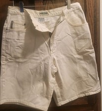 GUESS Jeans Shorts White 100 Cotton W/ Guess Jeans 81 Back Pocket Hit. Size 32
