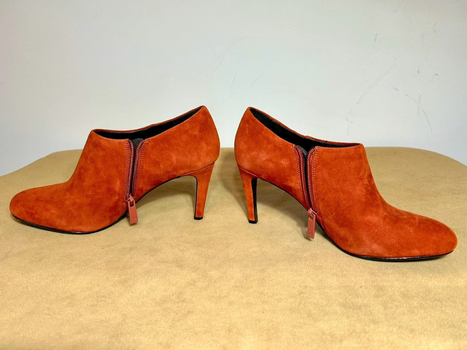 JB Martin 麂皮绒皮革经典拉链踝靴 鞋跟 女式 尺码 39/8.5 全新 — 第 2/4 张图片