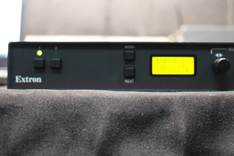 Extron IN1502 Composite / S-Video to VGA Video Scaler - Image 2 of 4