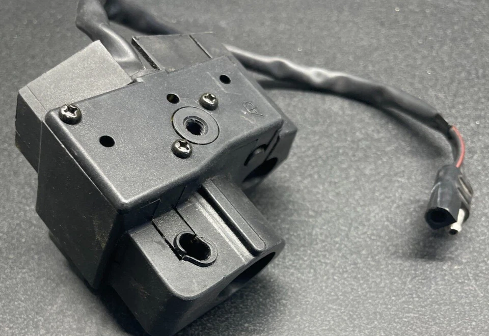 Moto de nieve Arctic Cat Powder Extreme 600 1984 nuevo interruptor de apagado manillar derecho Foto 4 de 4