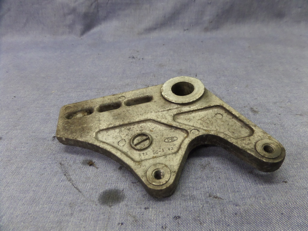 1989 SUZUKI GSXR 750 F REAR BRAKE CALIPER MOUNT SUPPORT