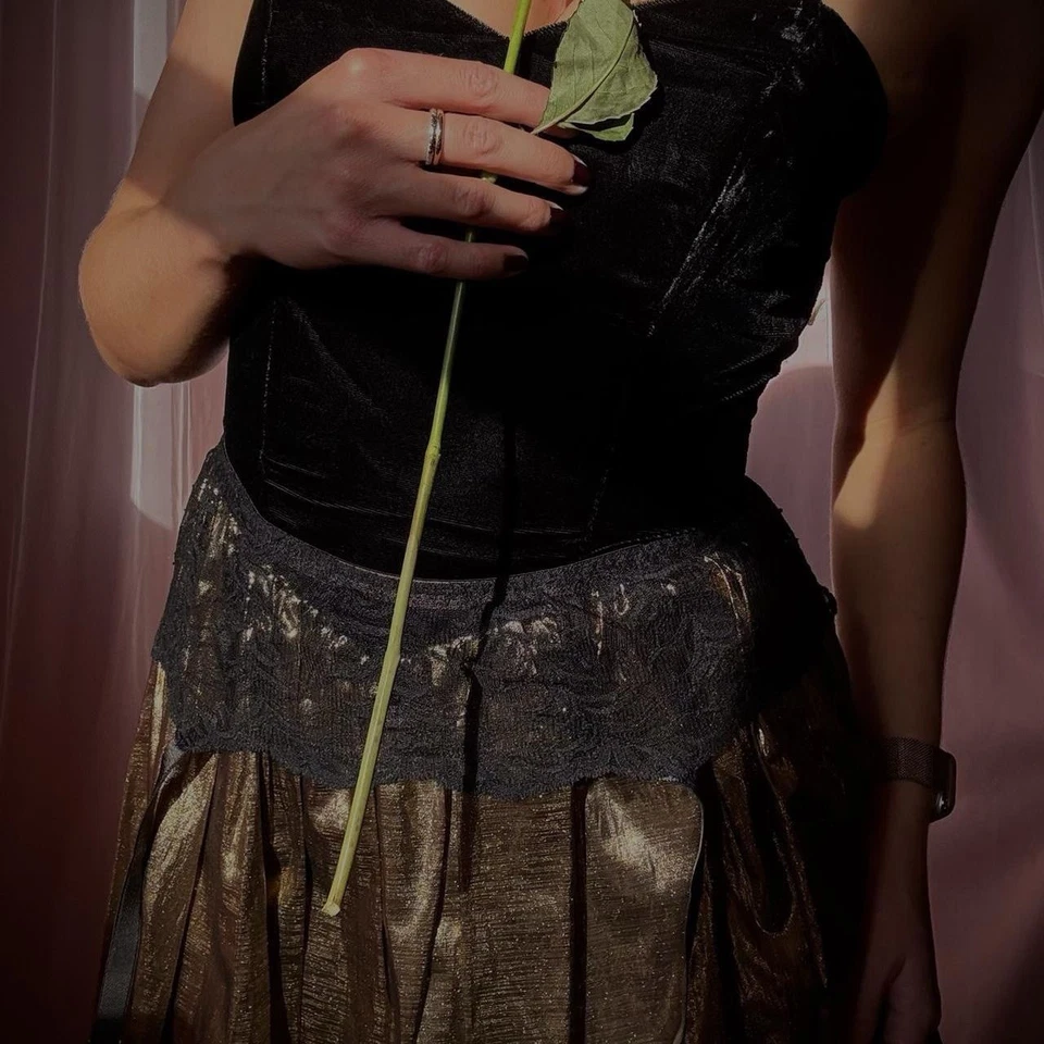 1950s Black Lace Bob Mackie Garter Belt - Image 4 of 4