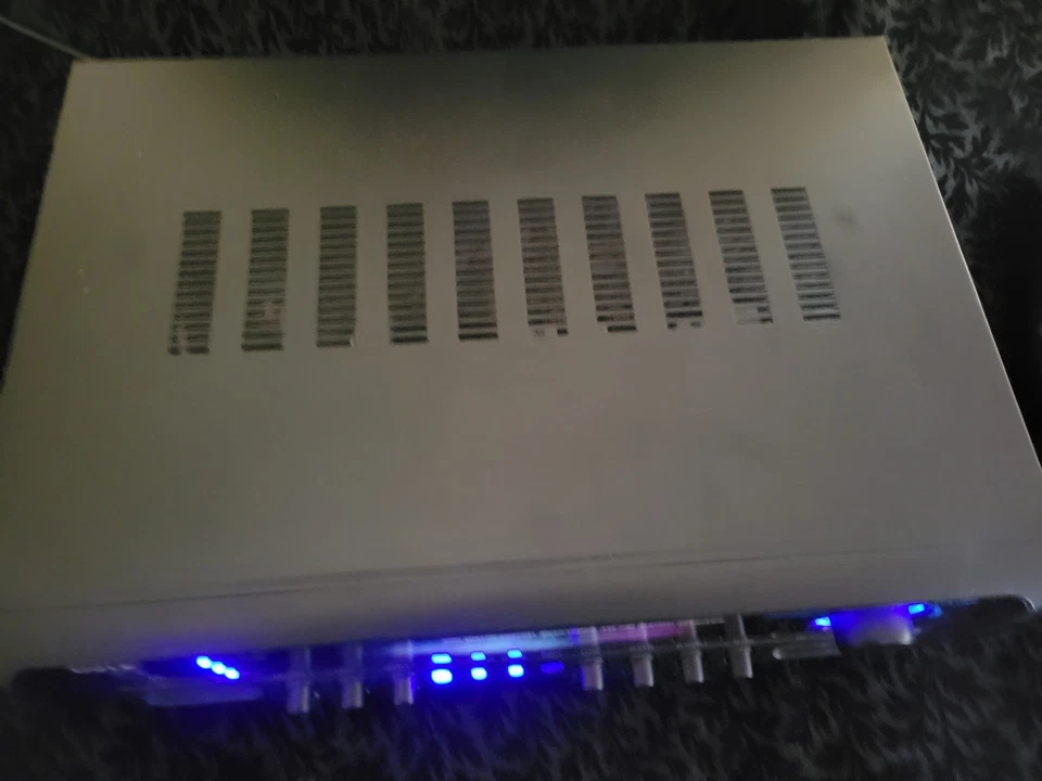 Pyle 300W 4-Channel Home Audio Power Amplifier with Remote - Image 4 of 4