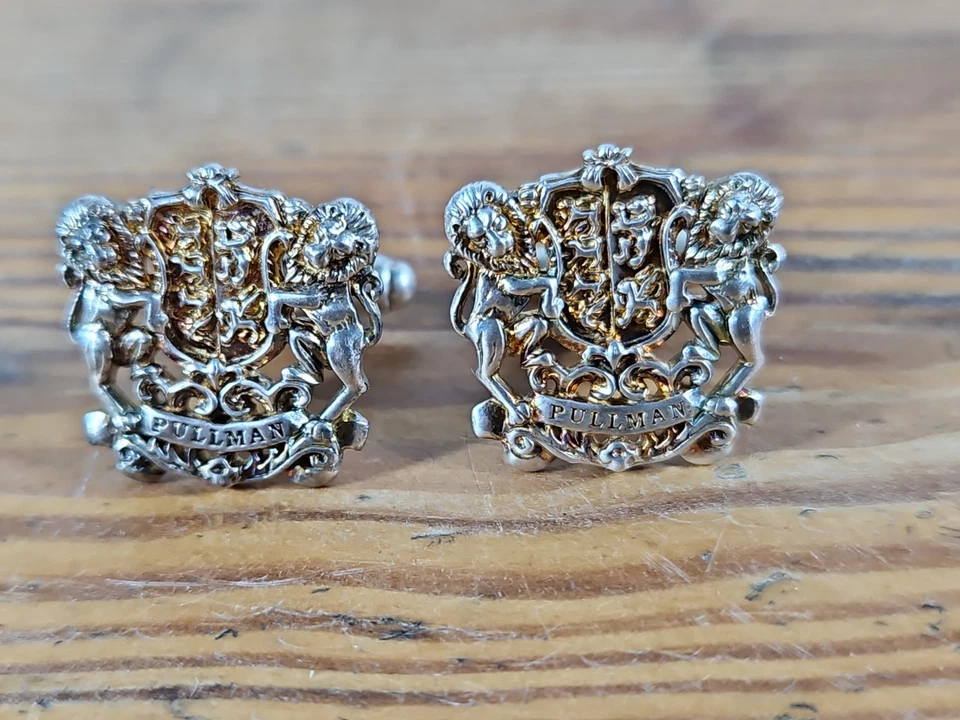 JUEGO DE GEMELOS PULLMAN 925 CON FORMA DE ESCUDO Y CARRO ESTERLINA Y CAJA VSOE ORIENT EXPRESS Foto 3 de 4