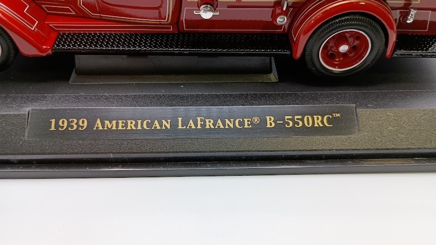 YAT MING SIGNATURE SERIES 1/43 1939 AMERICAN LAFRANCE B-550RC