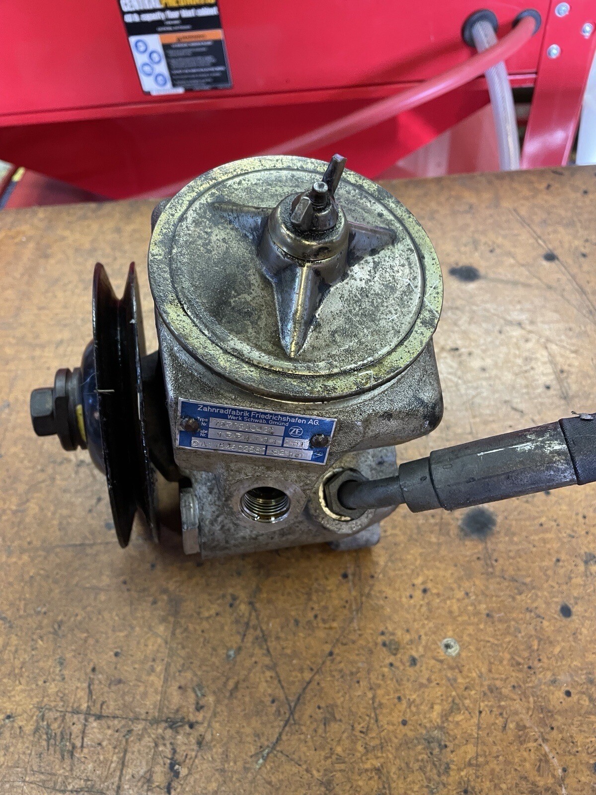 1982 MERCEDES 300SD W126 POWER STEERING PUMP 1164602580 eBay