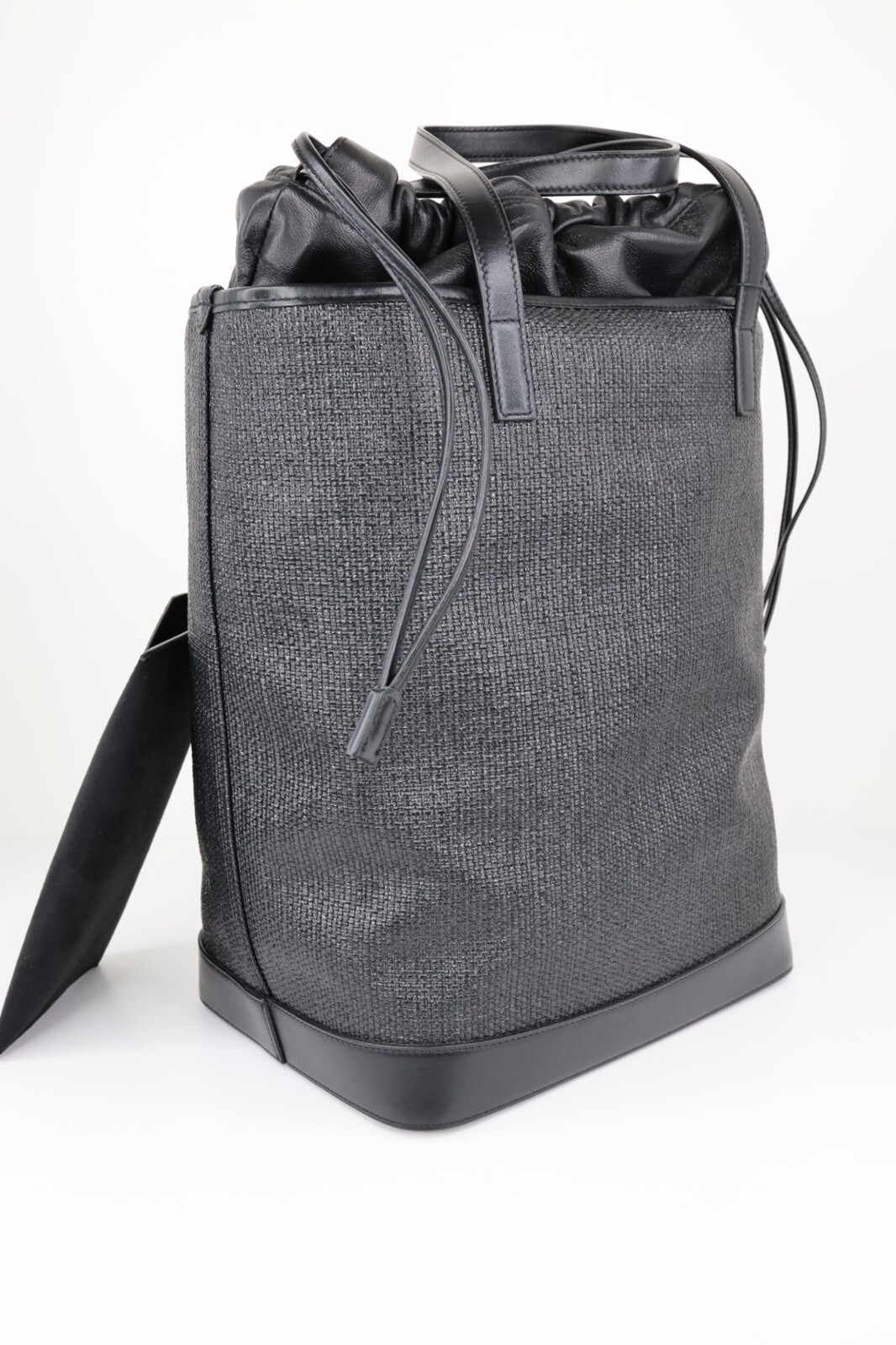 Borsa tote a mano YSL Saint Laurent secchio orsacchiotto medio nero rafia intrecciata