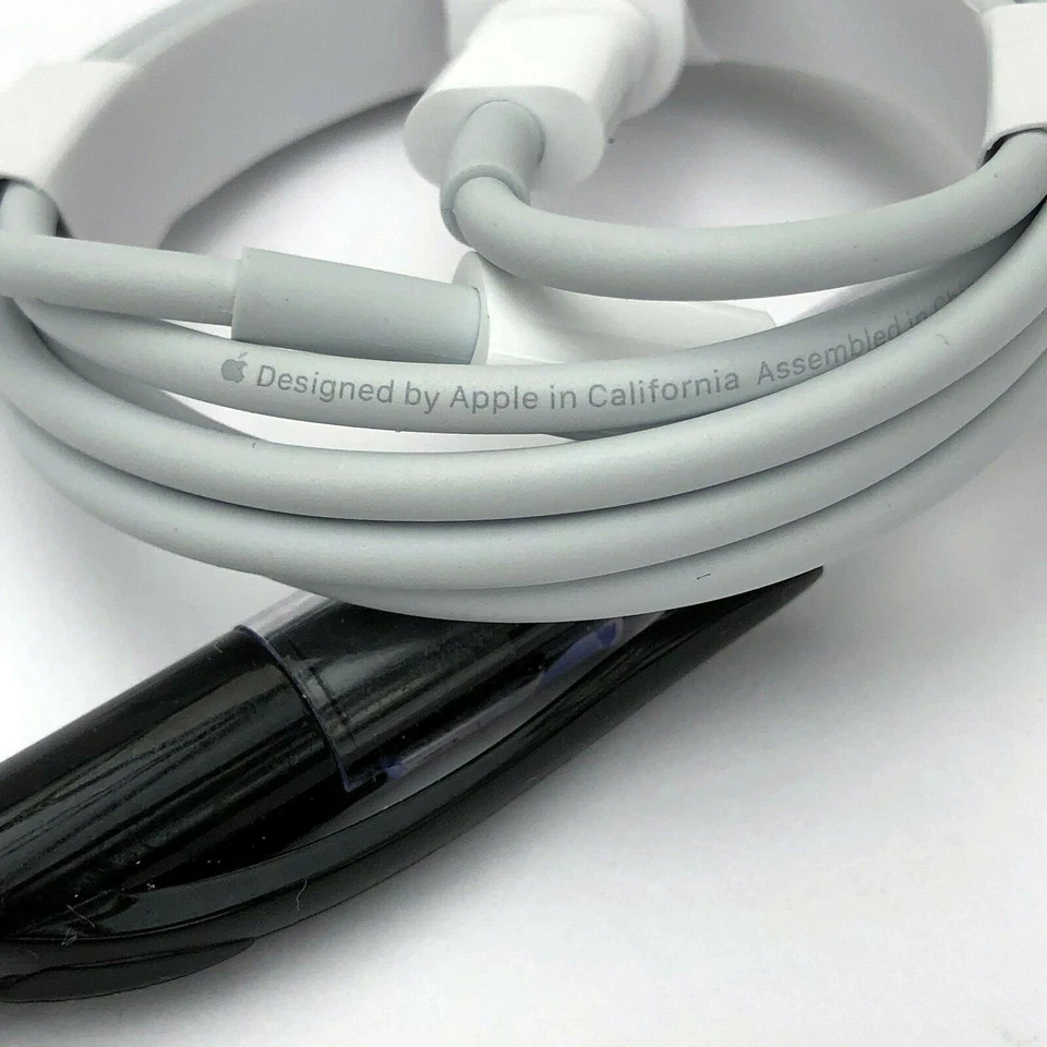 Genuine Apple USB-C to Lightning Fast Charge Cable iPhone 12 13 14 & Pro/Pro Max - Image 3 of 4