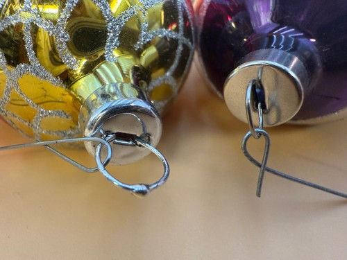 Vintage Glass Indent Christmas Ornaments Unmarked Set of 5 - Picture 15 of 15