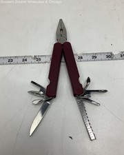 Multitool rouge avec étui